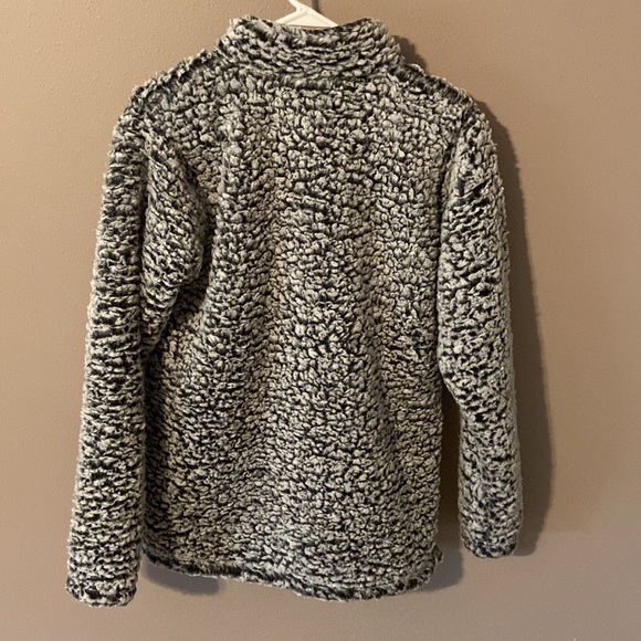 Soft fleece pullover, size medium - Picture 2 of 3